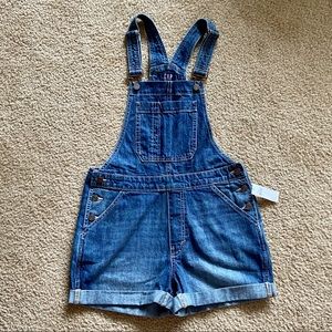 GAP short overalls, size small. NWT.